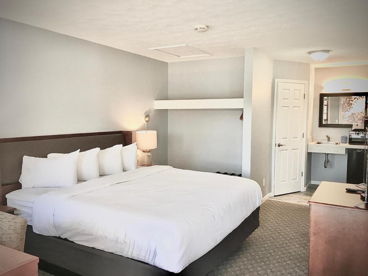 Empire Lakeshore Inn Εξωτερικό φωτογραφία