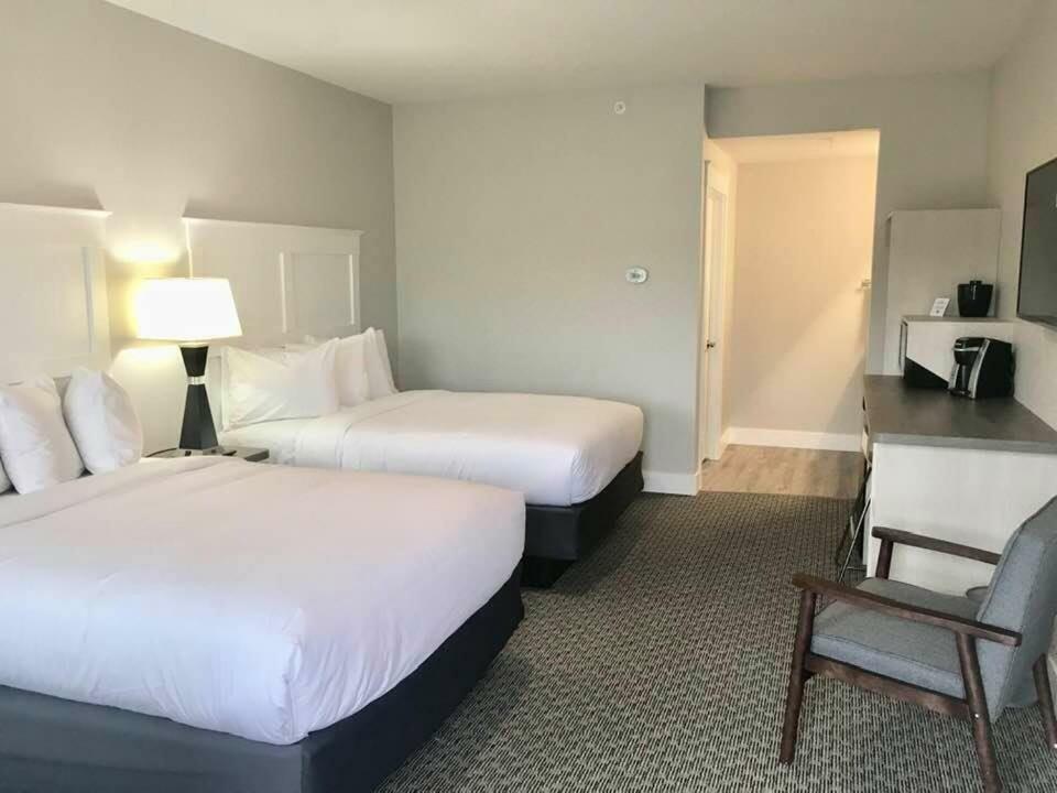 Empire Lakeshore Inn Εξωτερικό φωτογραφία