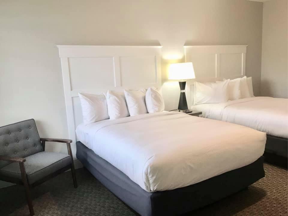 Empire Lakeshore Inn Εξωτερικό φωτογραφία