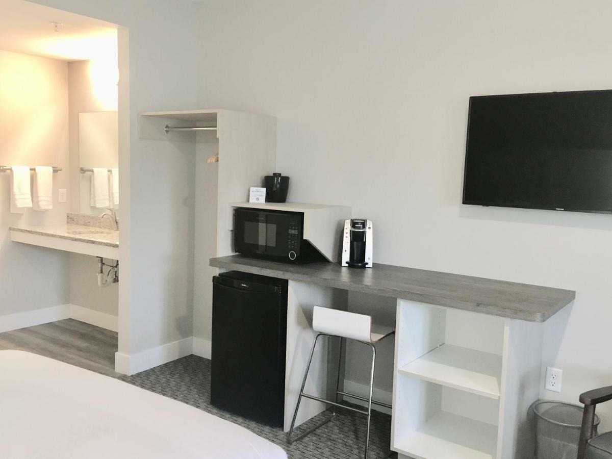 Empire Lakeshore Inn Εξωτερικό φωτογραφία